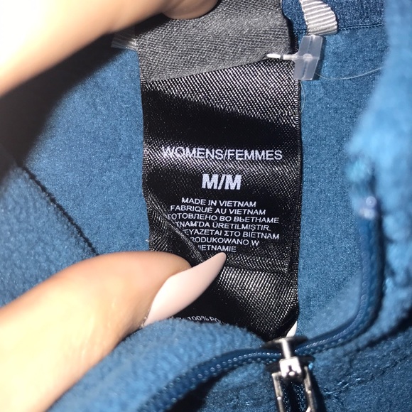 North face pull over - Picture 4 of 4